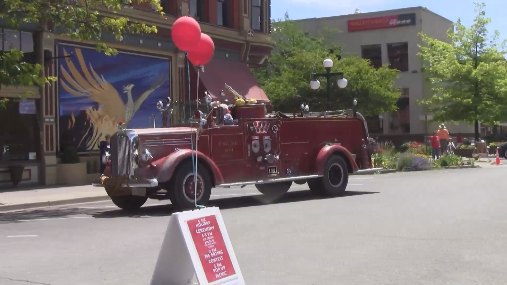 Thumbnail image for Fire Truck Salute 2014