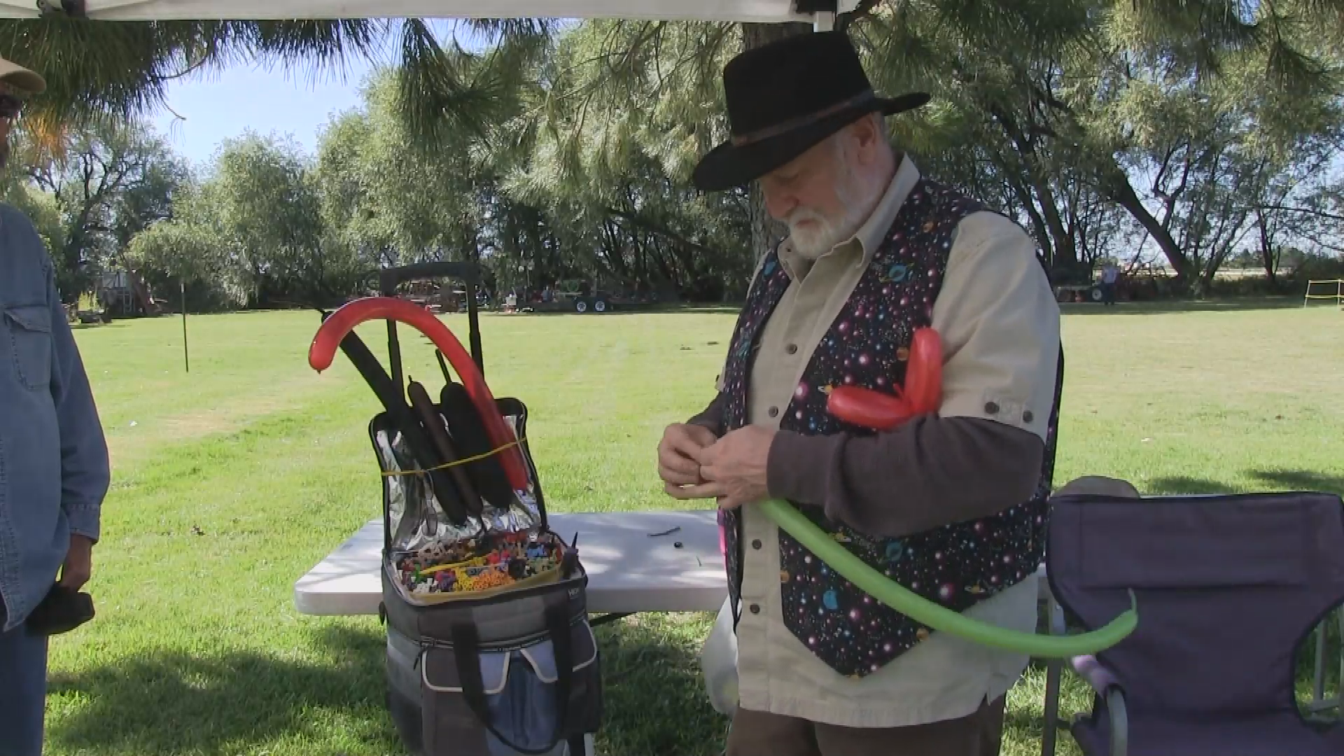 Thumbnail image for Balloon Man of Ellensburg